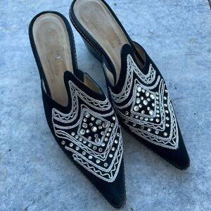 Donald J Pliner Mules